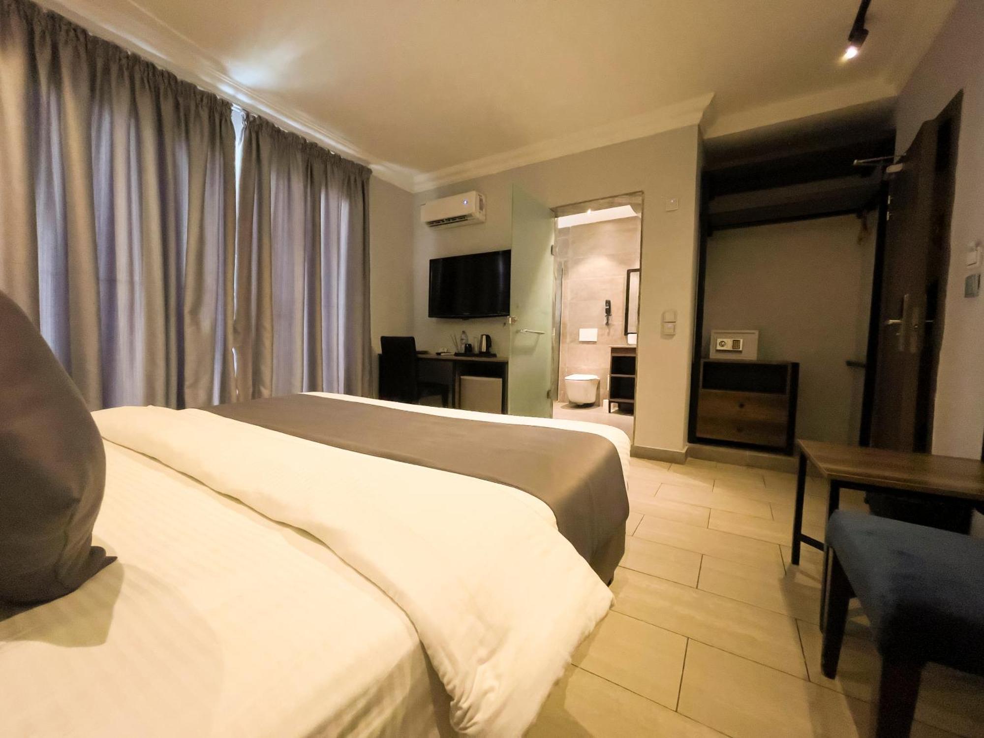 The Blowfish Hotel Lagos Room photo